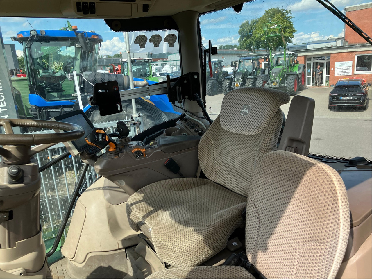 John Deere 6250 R - Трактор: фото 3 John Deere 6250 R - Трактор: фото 3