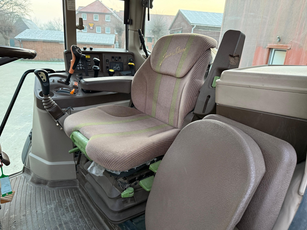Трактор John Deere 6420: фото 16
