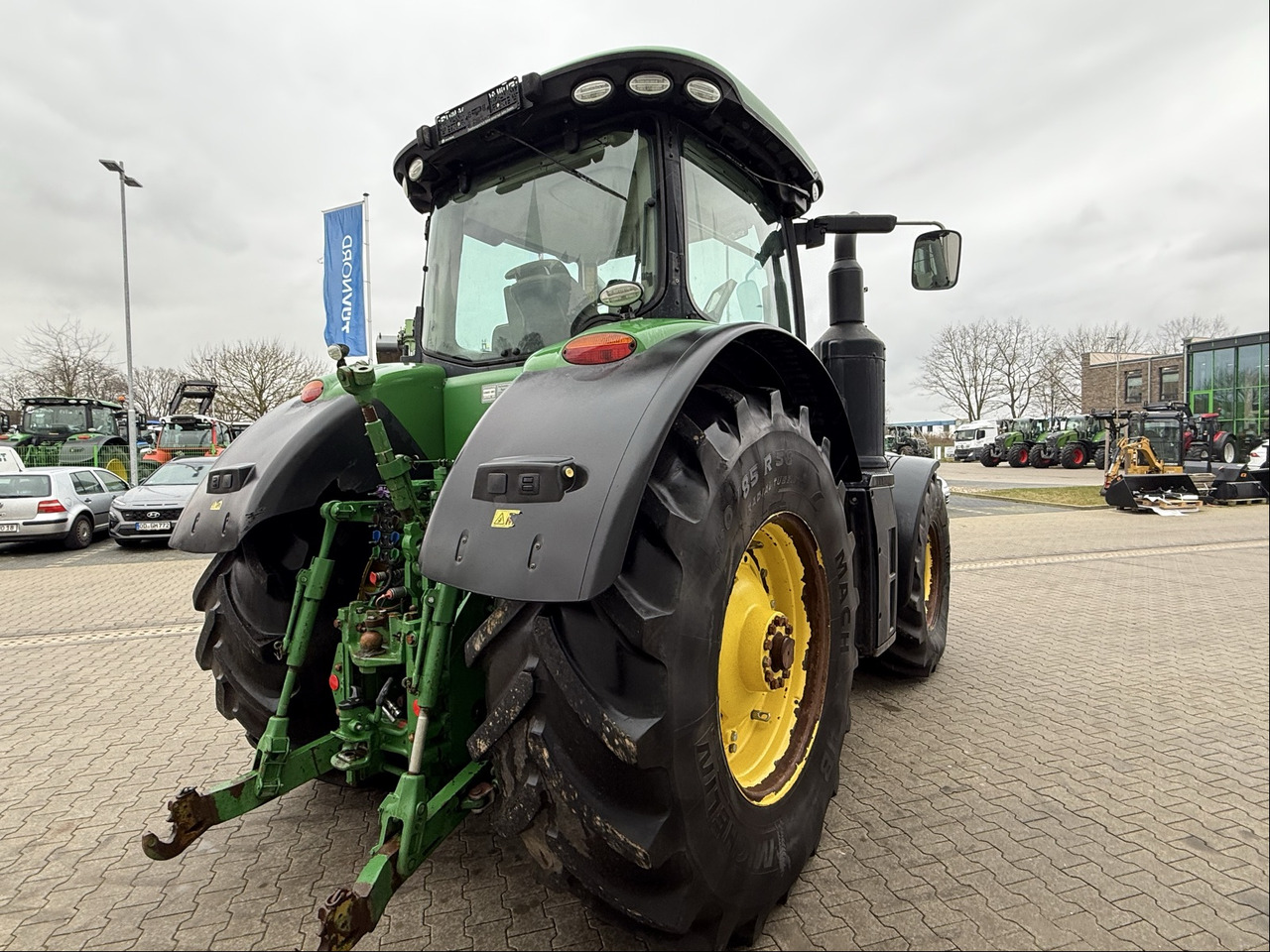 John Deere 8320 R - Трактор: фото 5 John Deere 8320 R - Трактор: фото 5