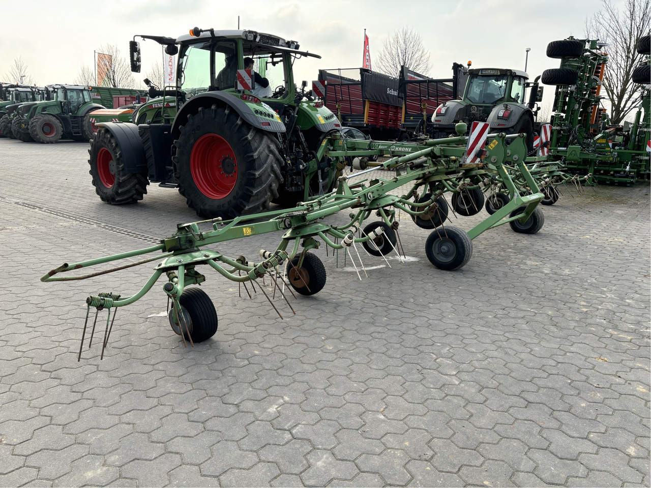Krone KWT 10.50 / 8 x 7 Heuwender - Сеноворошилка: фото 2 Krone KWT 10.50 / 8 x 7 Heuwender - Сеноворошилка: фото 2