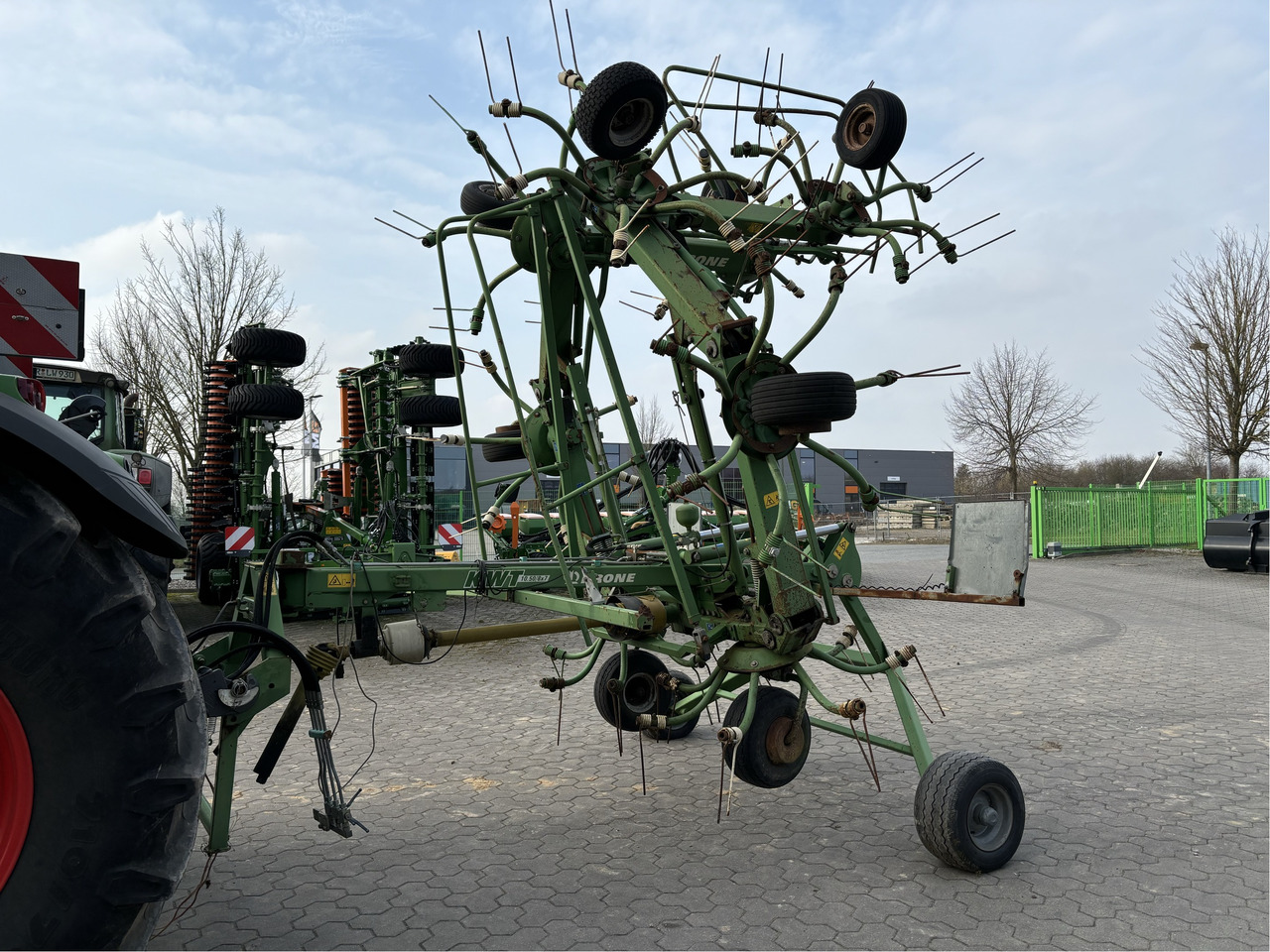 Krone KWT 10.50 / 8 x 7 Heuwender - Сеноворошилка: фото 1 Krone KWT 10.50 / 8 x 7 Heuwender - Сеноворошилка: фото 1