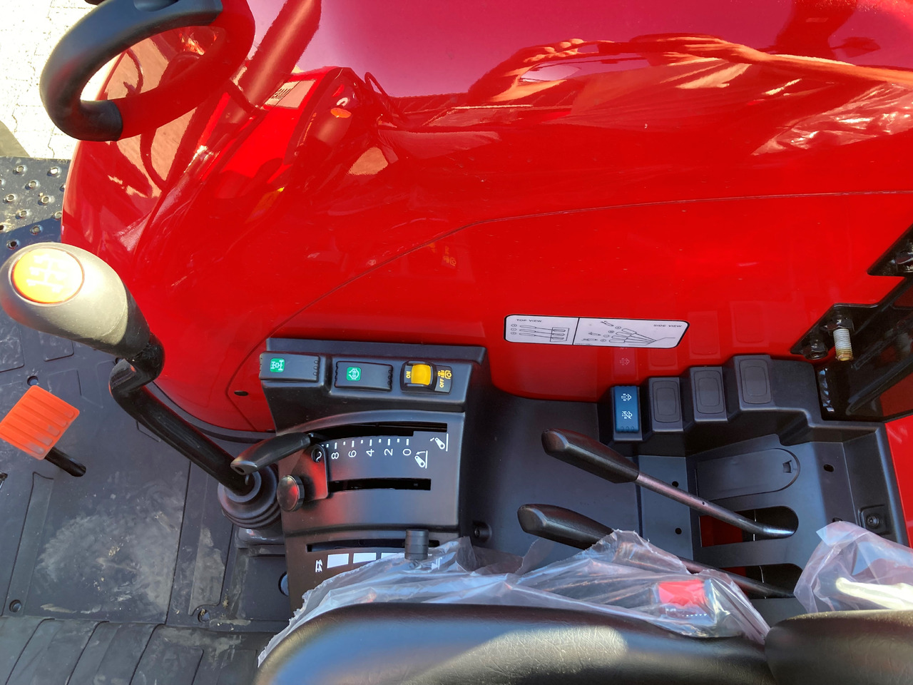 Massey Ferguson 4708 M Plattform Essential - Трактор: фото 2 Massey Ferguson 4708 M Plattform Essential - Трактор: фото 2