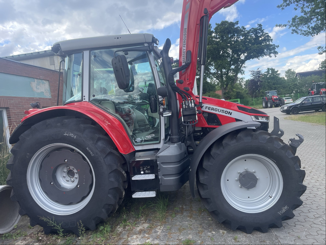 Massey Ferguson 5S.135 Dyna 4 Efficient - Трактор: фото 1 Massey Ferguson 5S.135 Dyna 4 Efficient - Трактор: фото 1