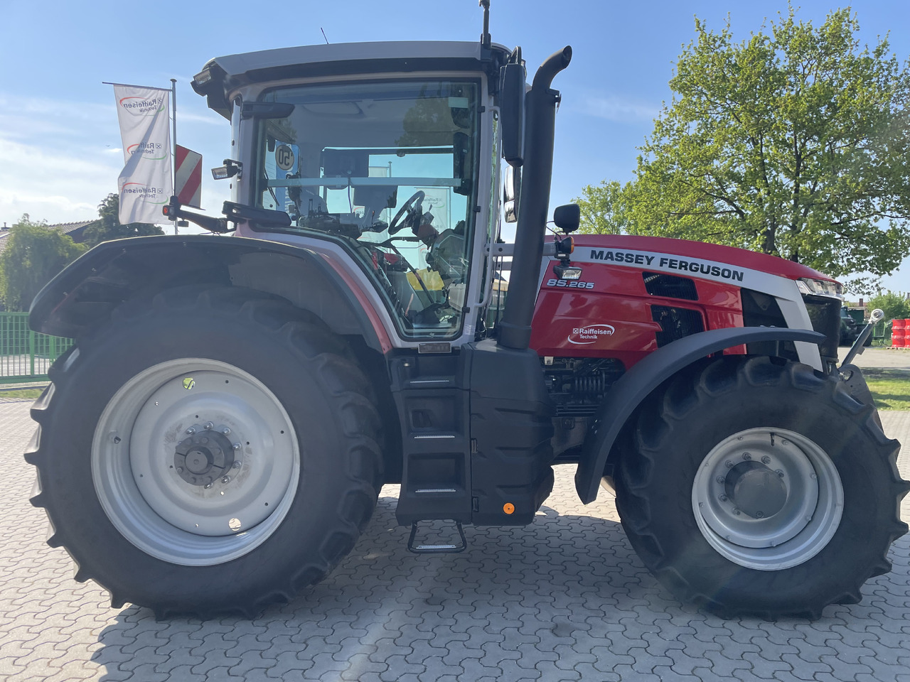 Новый Трактор Massey Ferguson 8S.265 Dyna-VT EXCLUSIVE: фото 6 Новый Трактор Massey Ferguson 8S.265 Dyna-VT EXCLUSIVE: фото 6