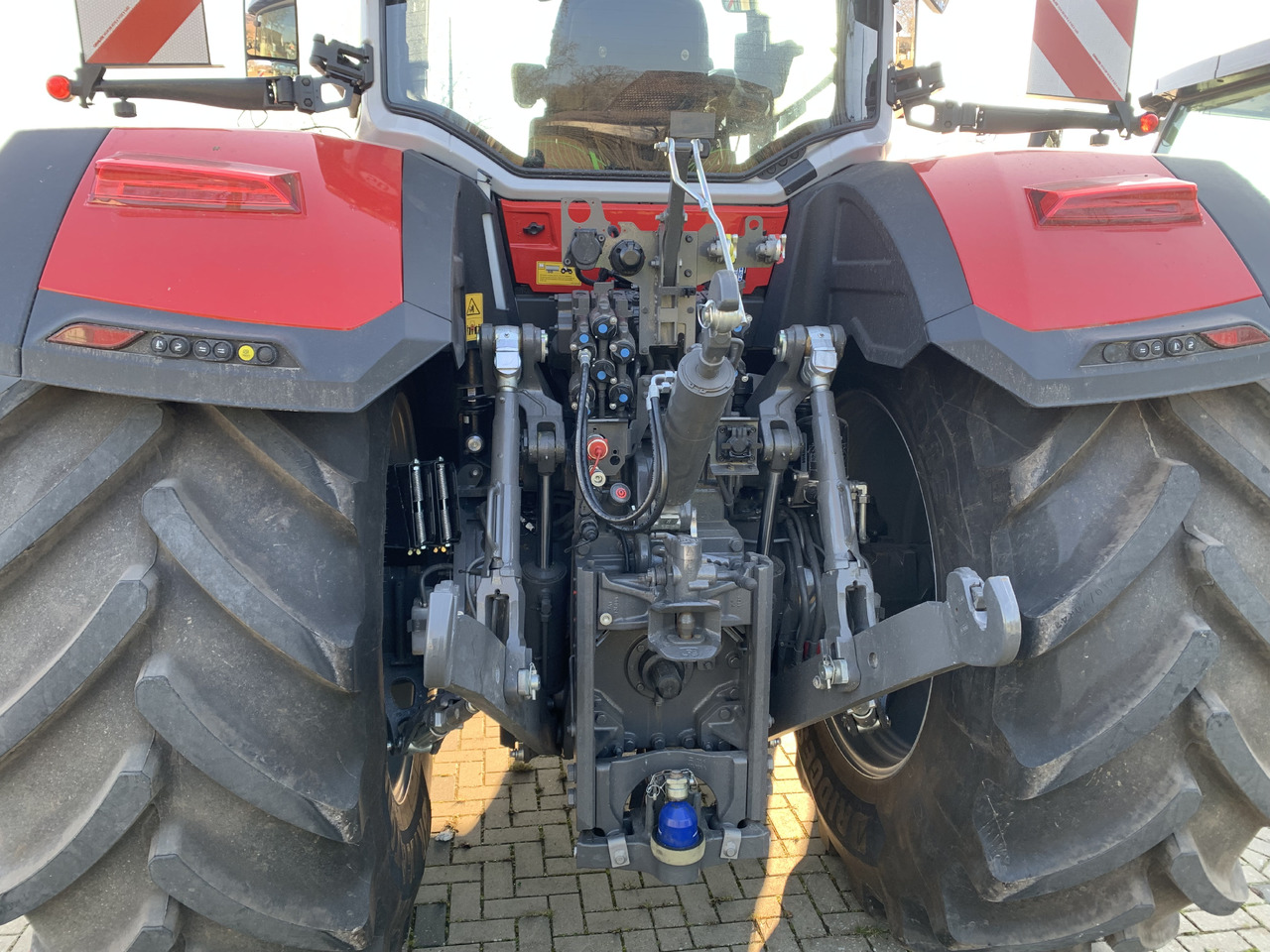 Massey Ferguson 8S.305 Dyna-VT Exclusive - Трактор: фото 5 Massey Ferguson 8S.305 Dyna-VT Exclusive - Трактор: фото 5