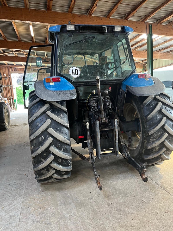 Трактор New Holland 8560: фото 7