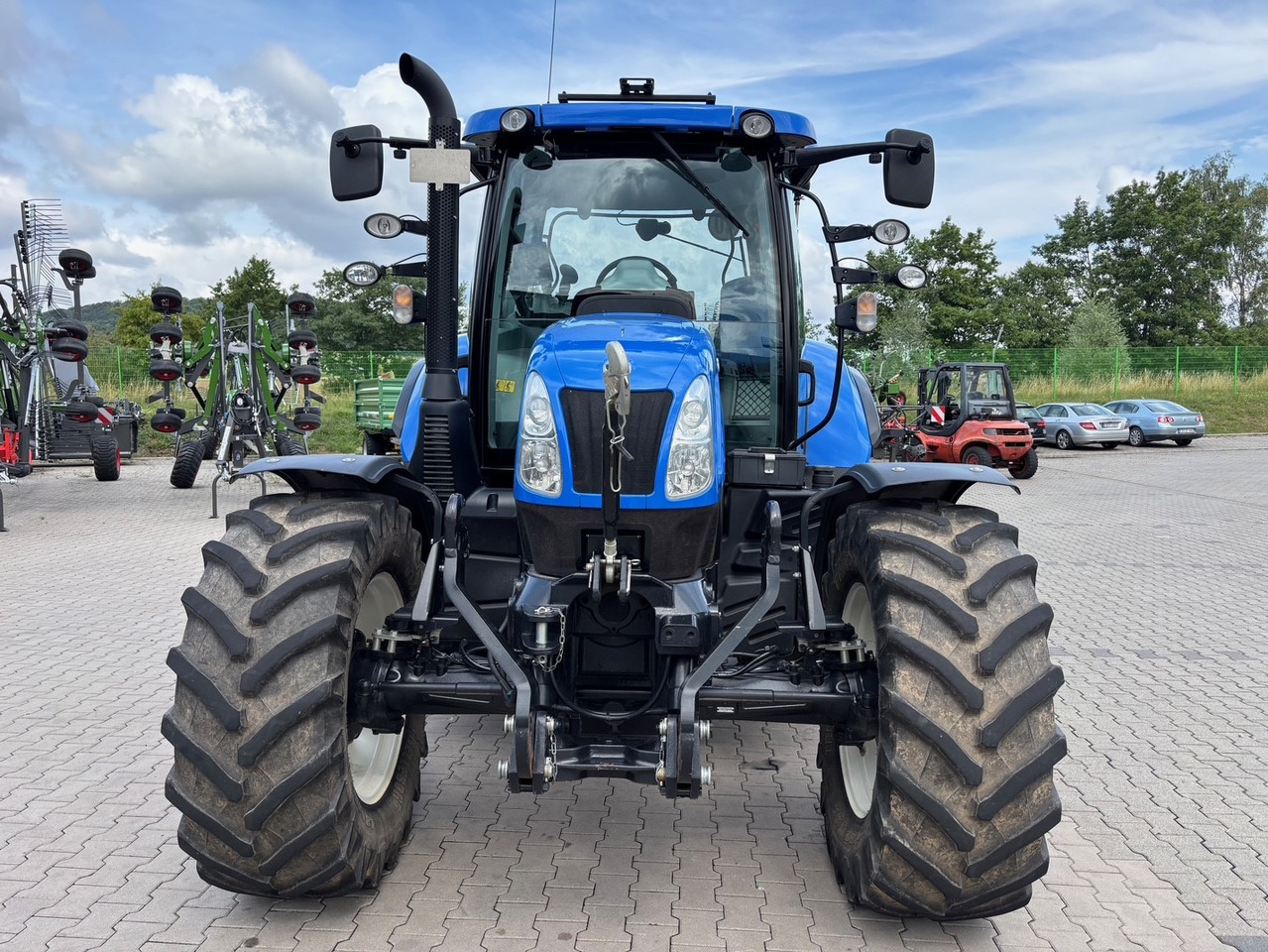 Трактор New Holland T6.140 Auto Command: фото 9