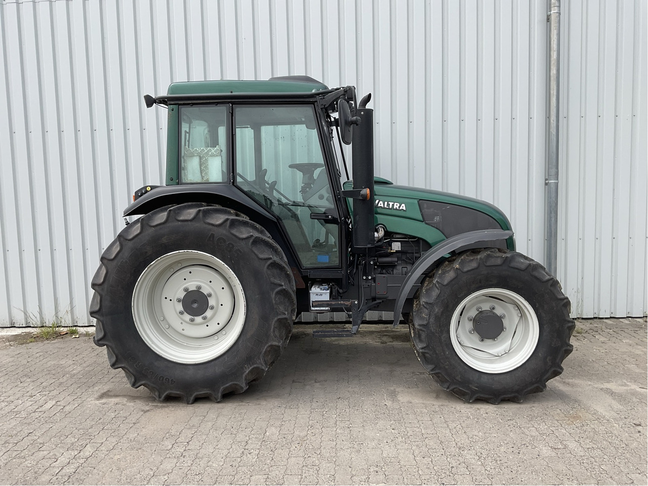 Valtra A 93 - Трактор: фото 1 Valtra A 93 - Трактор: фото 1