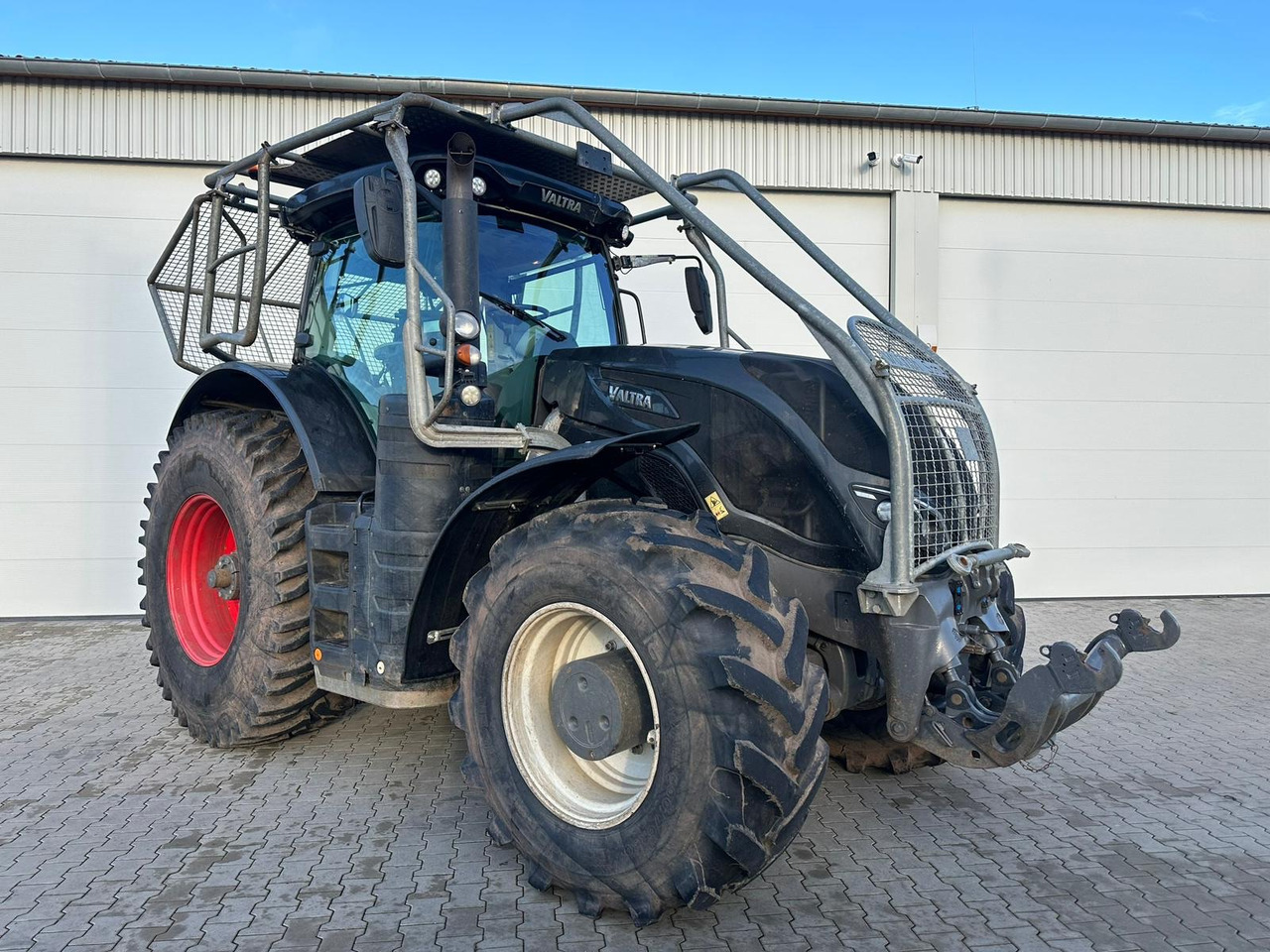 Valtra S 374 - Трактор: фото 1 Valtra S 374 - Трактор: фото 1