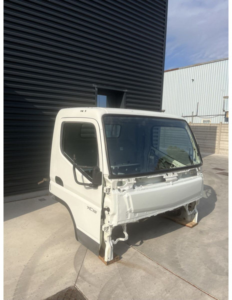 Mitsubishi Fuso CANTER C TYPE 2040 mm - Кабина и интерьер для Грузовиков: фото 3 Mitsubishi Fuso CANTER C TYPE 2040 mm - Кабина и интерьер для Грузовиков: фото 3