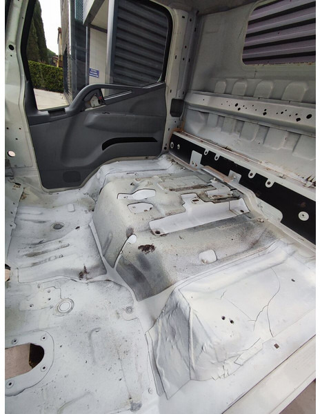 Mitsubishi Fuso CANTER S TYPE EURO 5 EURO 6 MODEL - Кабина и интерьер для Грузовиков: фото 4 Mitsubishi Fuso CANTER S TYPE EURO 5 EURO 6 MODEL - Кабина и интерьер для Грузовиков: фото 4