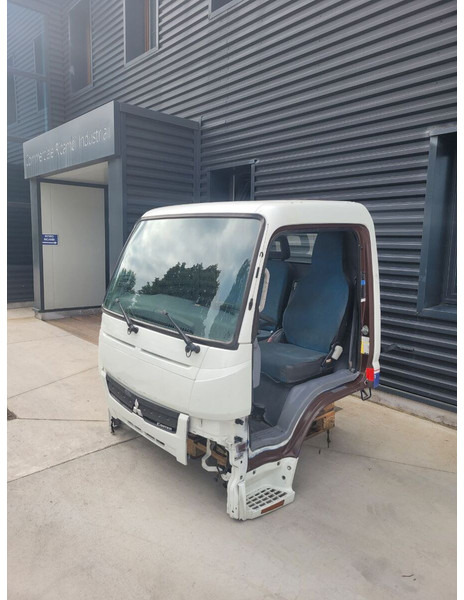 Mitsubishi Fuso S TYPE - NARROW - Кабина и интерьер для Грузовиков: фото 2 Mitsubishi Fuso S TYPE - NARROW - Кабина и интерьер для Грузовиков: фото 2