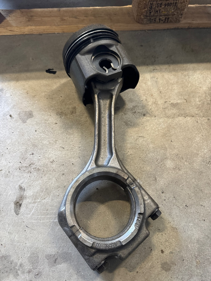 DAF CONROD 2104874 + PISTONS 2132582 - Двигатель и запчасти для Грузовиков: фото 2 DAF CONROD 2104874 + PISTONS 2132582 - Двигатель и запчасти для Грузовиков: фото 2