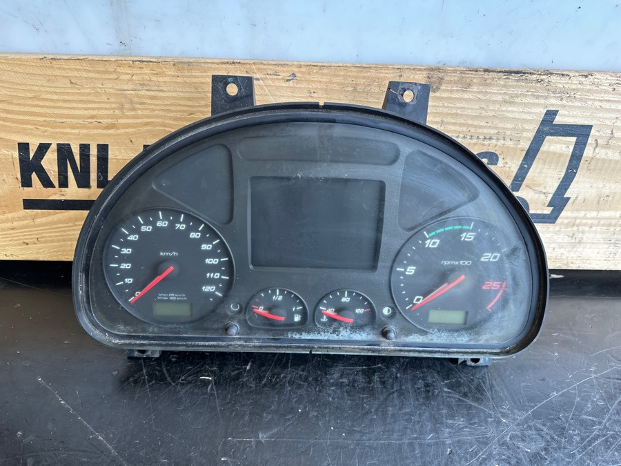 IVECO INSTRUMENT CLUSTER 5801938082 - Кабина и интерьер для Грузовиков: фото 1 IVECO INSTRUMENT CLUSTER 5801938082 - Кабина и интерьер для Грузовиков: фото 1