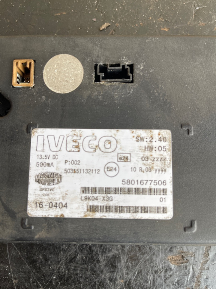 IVECO RADIO 5801677506 - Кабина и интерьер для Грузовиков: фото 2 IVECO RADIO 5801677506 - Кабина и интерьер для Грузовиков: фото 2