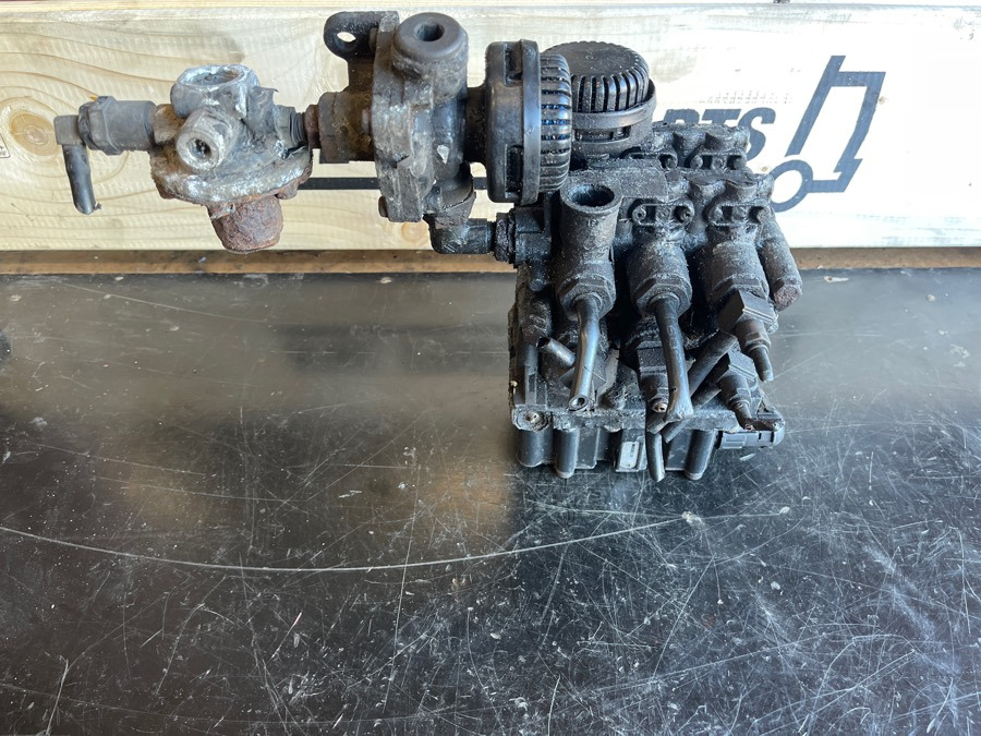 MAN VALVE ECAS 81.25902-6147 - Тормозной клапан для Грузовиков: фото 1 MAN VALVE ECAS 81.25902-6147 - Тормозной клапан для Грузовиков: фото 1