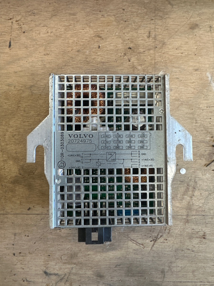 VOLVO ECU TRANSFORMER 20724975 - Электрическая система для Грузовиков: фото 1 VOLVO ECU TRANSFORMER 20724975 - Электрическая система для Грузовиков: фото 1