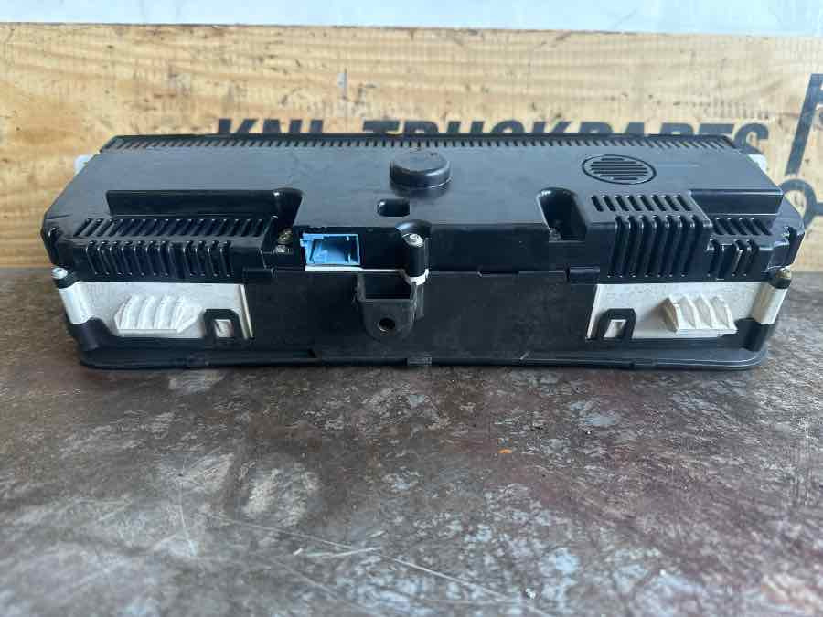 VOLVO INSTRUMENT 22038170 - Кабина и интерьер для Грузовиков: фото 3 VOLVO INSTRUMENT 22038170 - Кабина и интерьер для Грузовиков: фото 3
