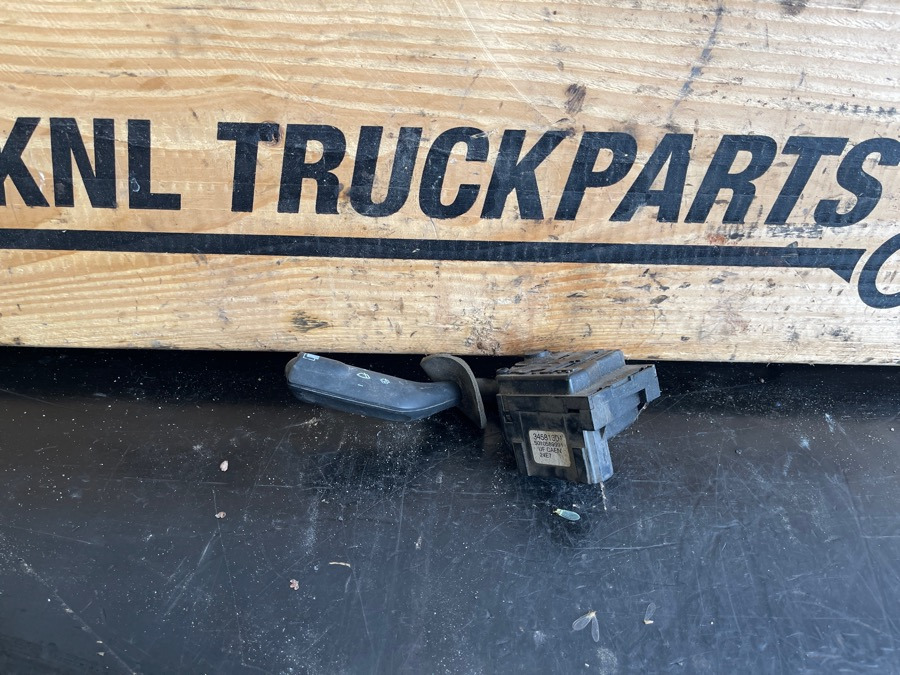 VOLVO LEVER SWITCH 21535700 - Кабина и интерьер для Грузовиков: фото 2 VOLVO LEVER SWITCH 21535700 - Кабина и интерьер для Грузовиков: фото 2