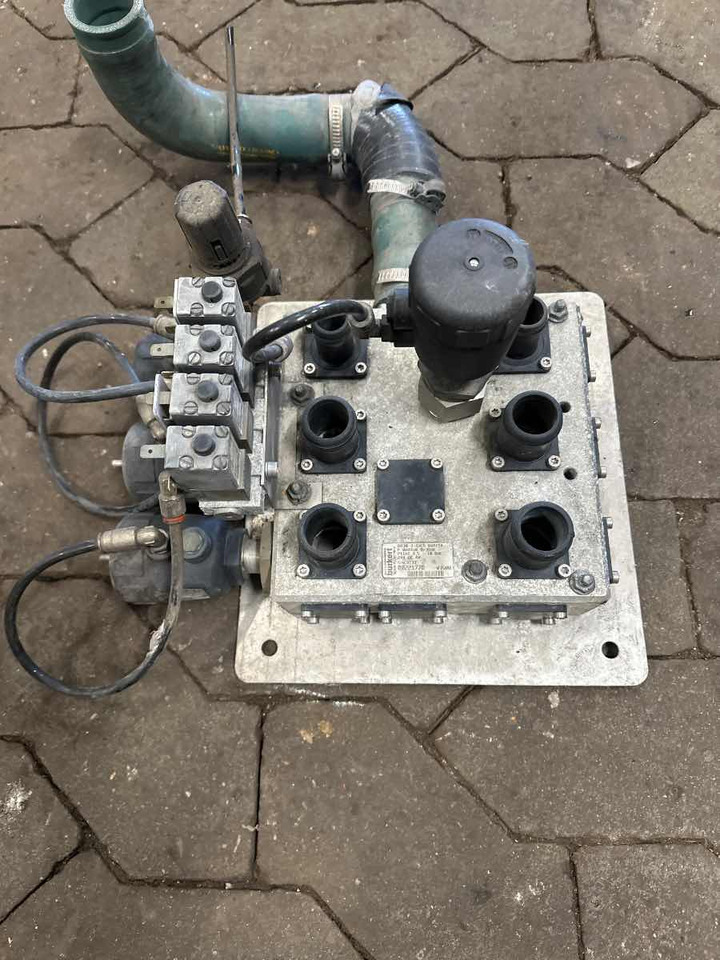 VOLVO HEATING VALVE 21562570 - Запчасти для Автобусов: фото 2 VOLVO HEATING VALVE 21562570 - Запчасти для Автобусов: фото 2