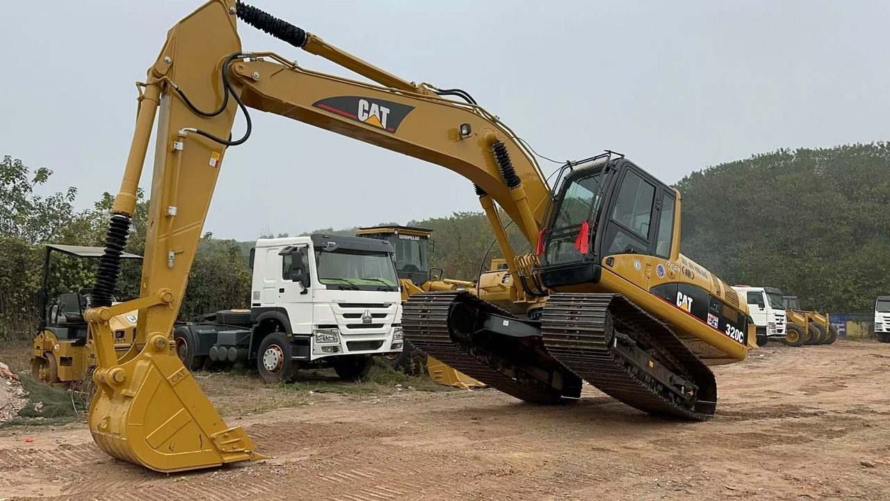 CAT 320CL - Гусеничный экскаватор: фото 1 CAT 320CL - Гусеничный экскаватор: фото 1