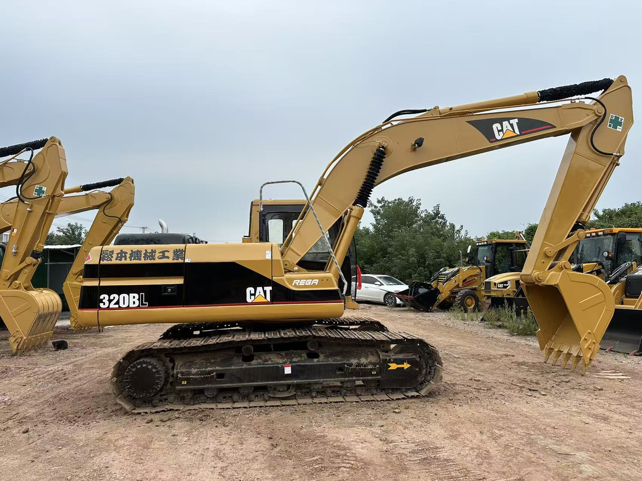 CATERPILLAR 320BL - Гусеничный экскаватор: фото 2 CATERPILLAR 320BL - Гусеничный экскаватор: фото 2