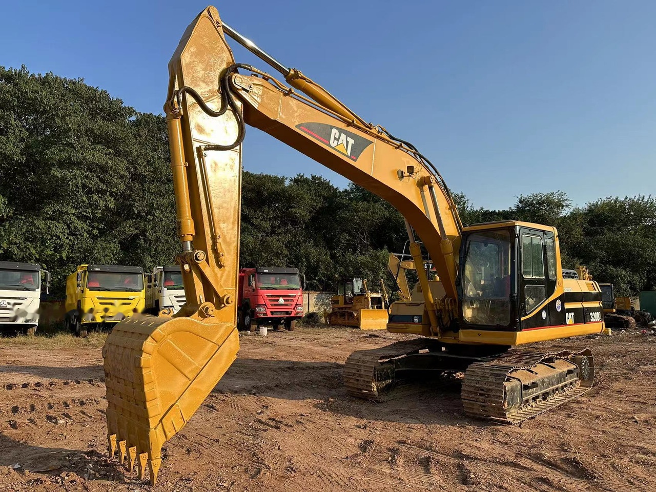 CATERPILLAR 320BL - Гусеничный экскаватор: фото 3 CATERPILLAR 320BL - Гусеничный экскаватор: фото 3