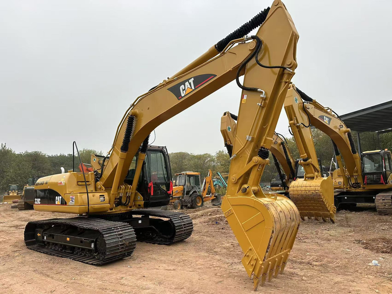 CATERPILLAR 320C - Гусеничный экскаватор: фото 4 CATERPILLAR 320C - Гусеничный экскаватор: фото 4