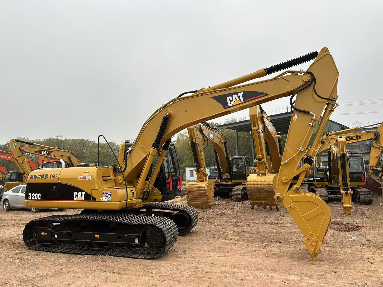 CATERPILLAR 320C - Гусеничный экскаватор: фото 2 CATERPILLAR 320C - Гусеничный экскаватор: фото 2