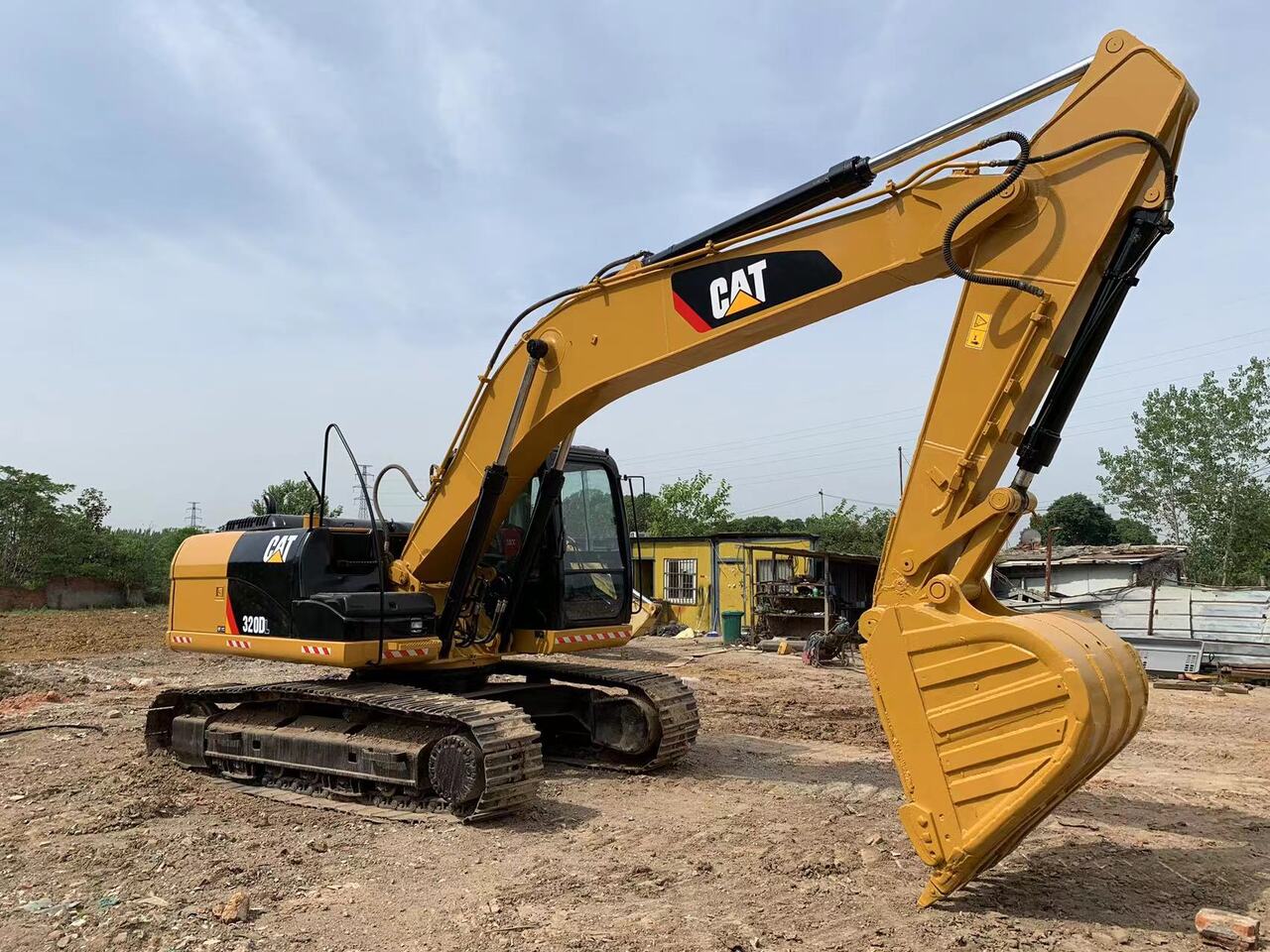 CATERPILLAR 320DL - Гусеничный экскаватор: фото 4 CATERPILLAR 320DL - Гусеничный экскаватор: фото 4