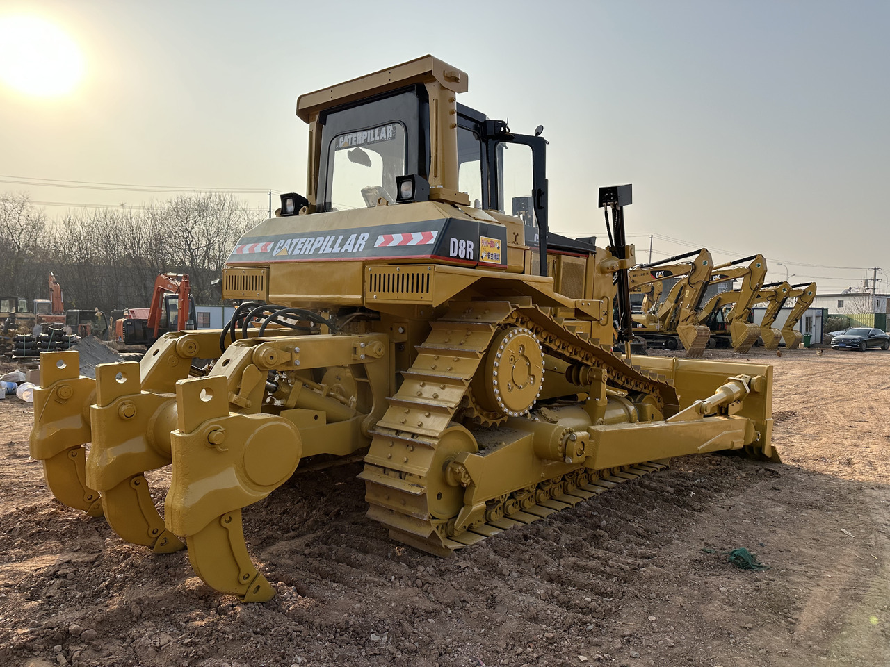 CATERPILLAR D8R - Бульдозер: фото 1 CATERPILLAR D8R - Бульдозер: фото 1