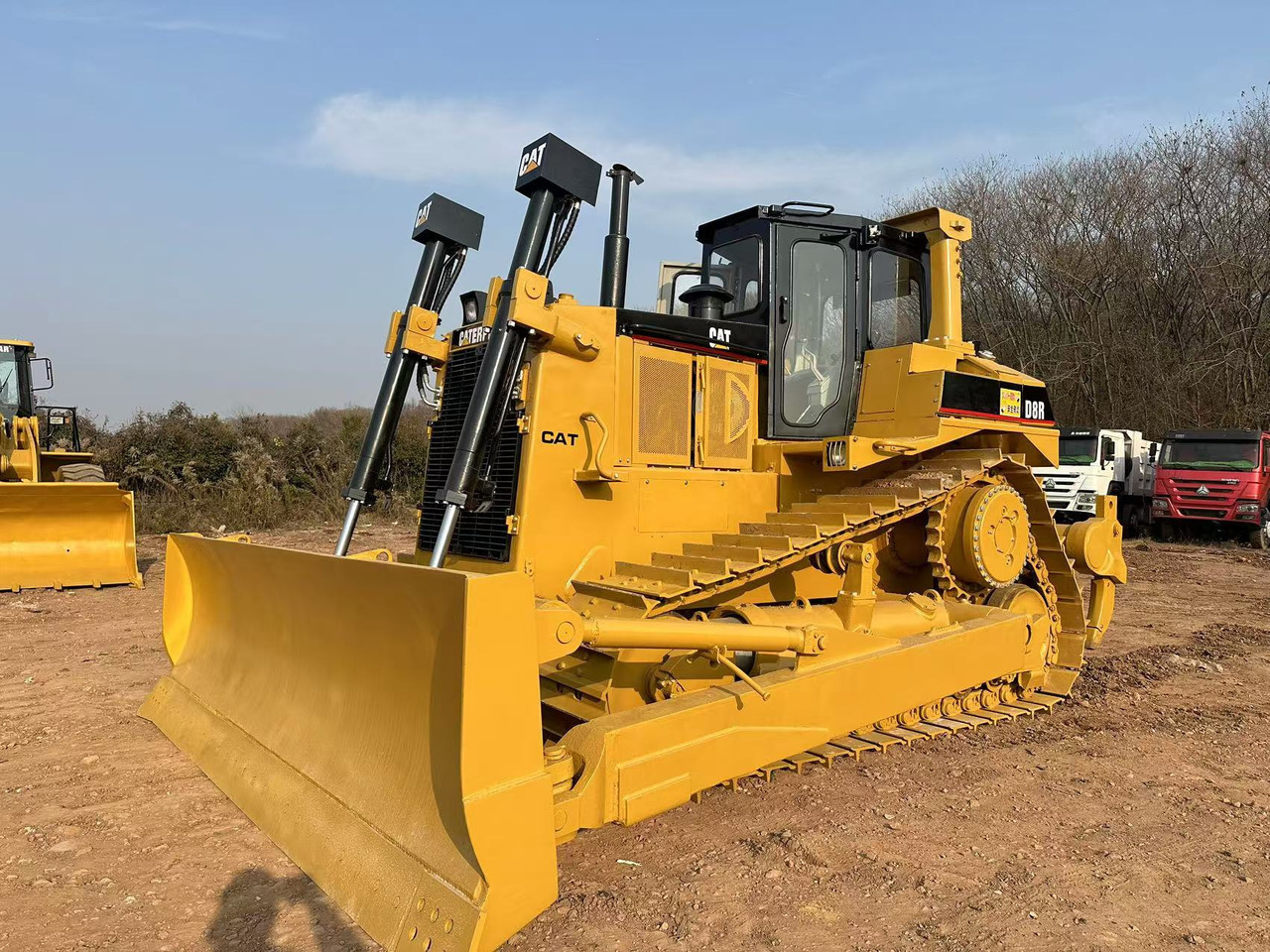 CATERPILLAR D8R - Бульдозер: фото 1 CATERPILLAR D8R - Бульдозер: фото 1