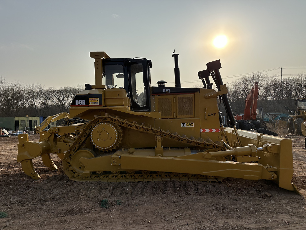 CATERPILLAR D8R - Бульдозер: фото 1 CATERPILLAR D8R - Бульдозер: фото 1