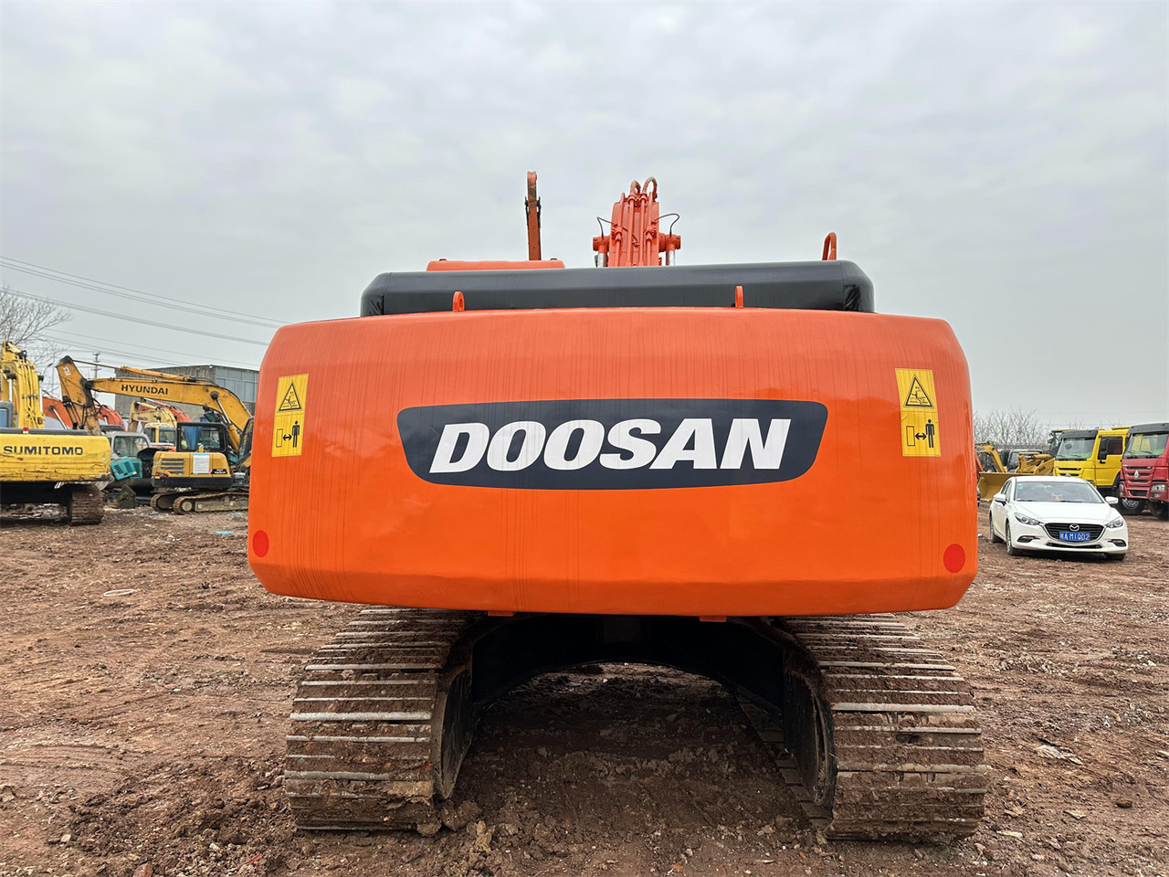 DOOSAN DH220 - Гусеничный экскаватор: фото 4 DOOSAN DH220 - Гусеничный экскаватор: фото 4