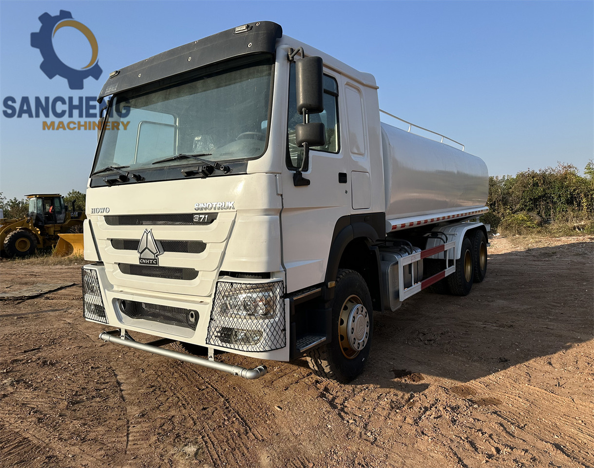 SINOTRUK HOWO 371 6x4 Water Tanker Truck - Грузовик-цистерна: фото 1 SINOTRUK HOWO 371 6x4 Water Tanker Truck - Грузовик-цистерна: фото 1