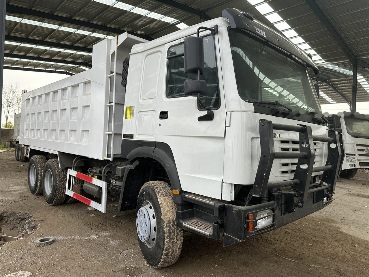 SINOTRUK HOWO 371 Dump Truck - Самосвал: фото 1 SINOTRUK HOWO 371 Dump Truck - Самосвал: фото 1
