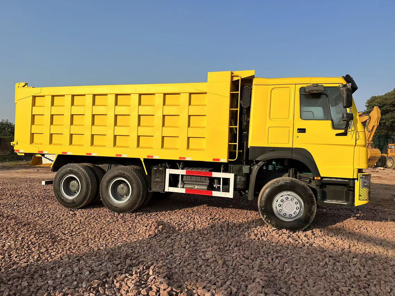 SINOTRUK HOWO 371 Dump Truck - Самосвал: фото 3 SINOTRUK HOWO 371 Dump Truck - Самосвал: фото 3