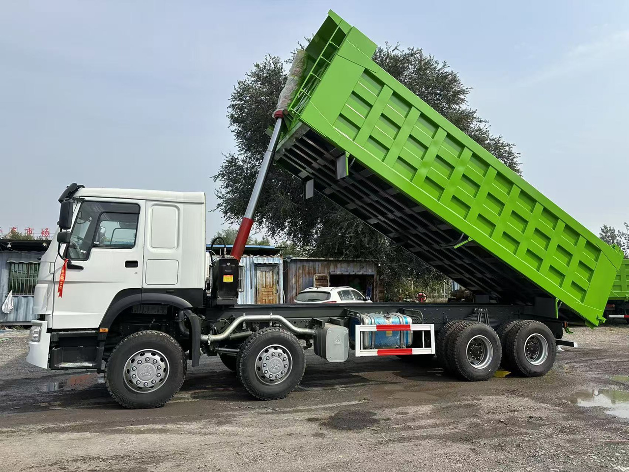 SINOTRUK HOWO 420HP 8X4 Tipper Truck - Самосвал: фото 3 SINOTRUK HOWO 420HP 8X4 Tipper Truck - Самосвал: фото 3