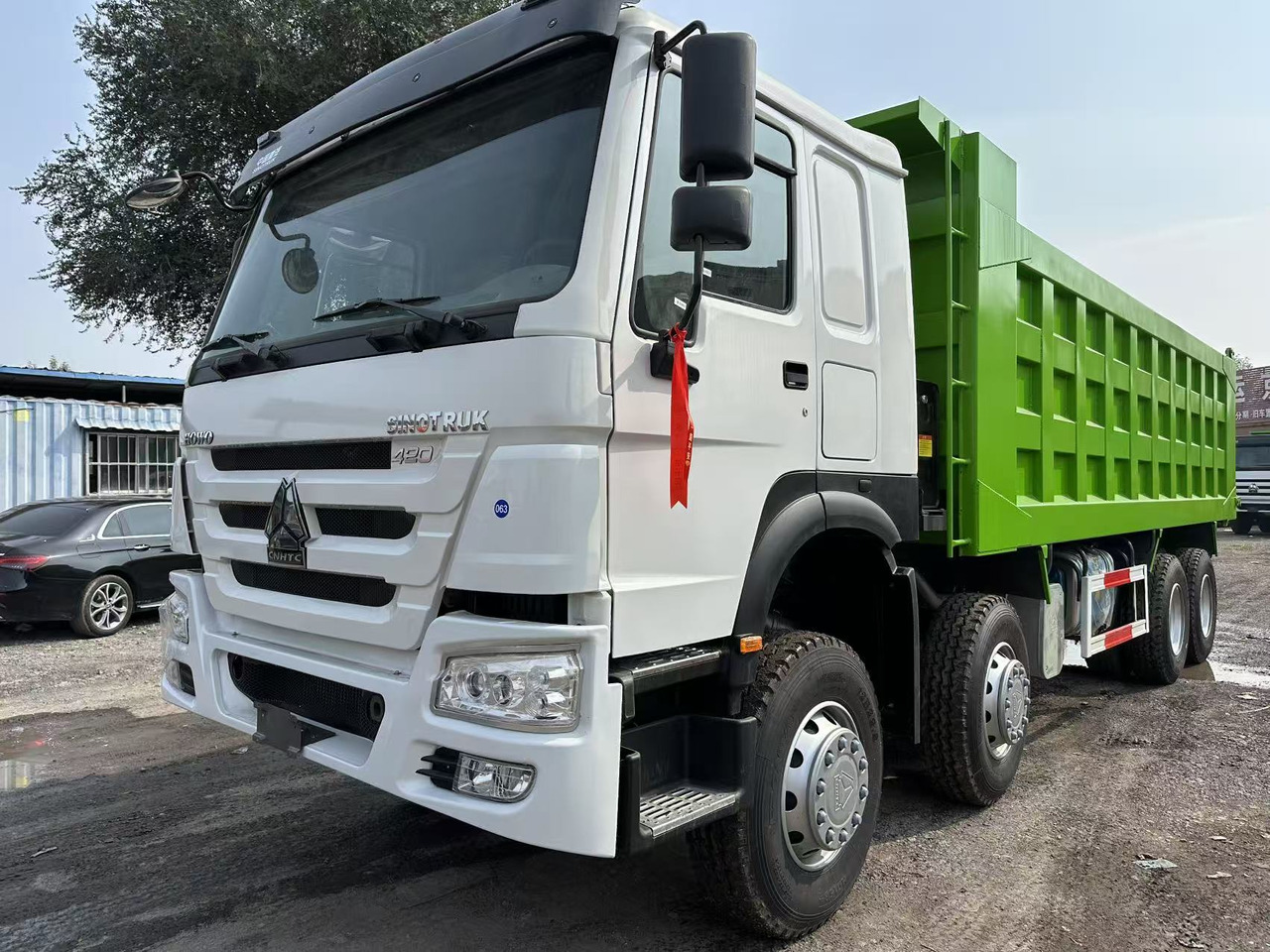 SINOTRUK HOWO 420HP 8X4 Tipper Truck - Самосвал: фото 2 SINOTRUK HOWO 420HP 8X4 Tipper Truck - Самосвал: фото 2