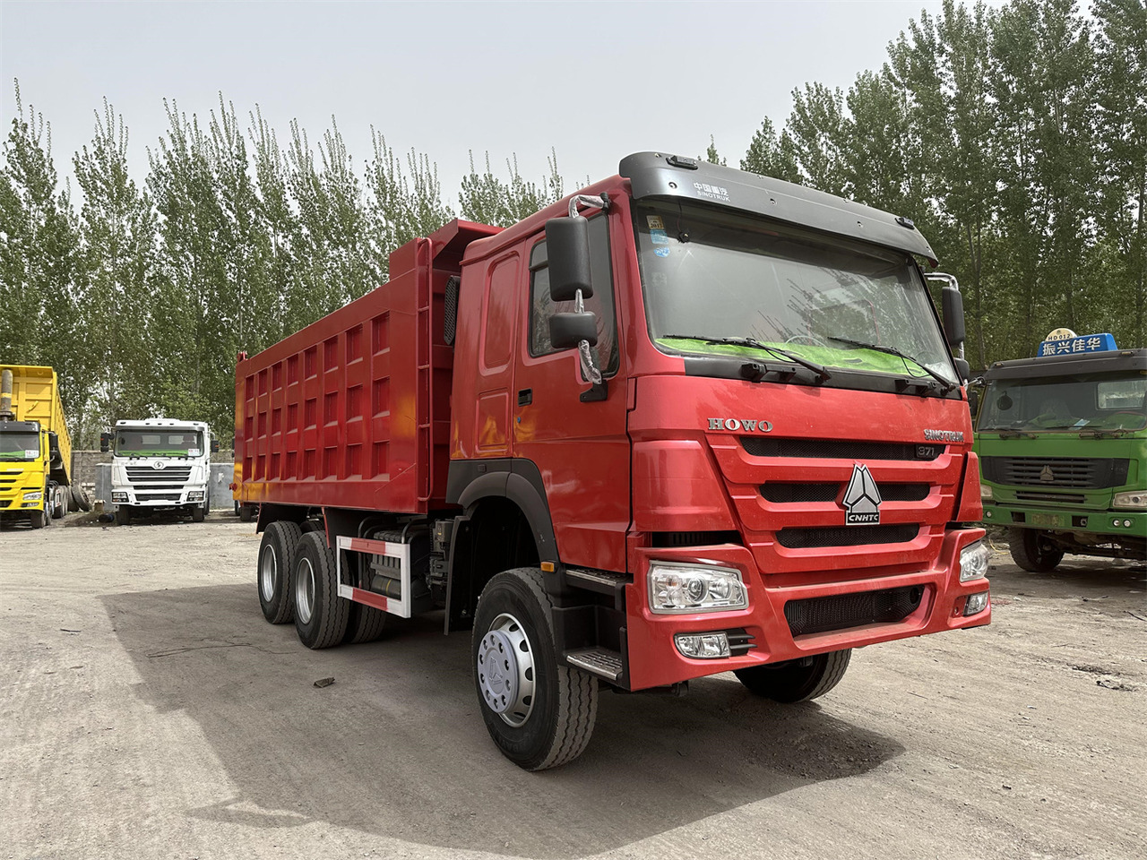 SINOTRUK Howo Dump truck 371 - Самосвал: фото 2 SINOTRUK Howo Dump truck 371 - Самосвал: фото 2