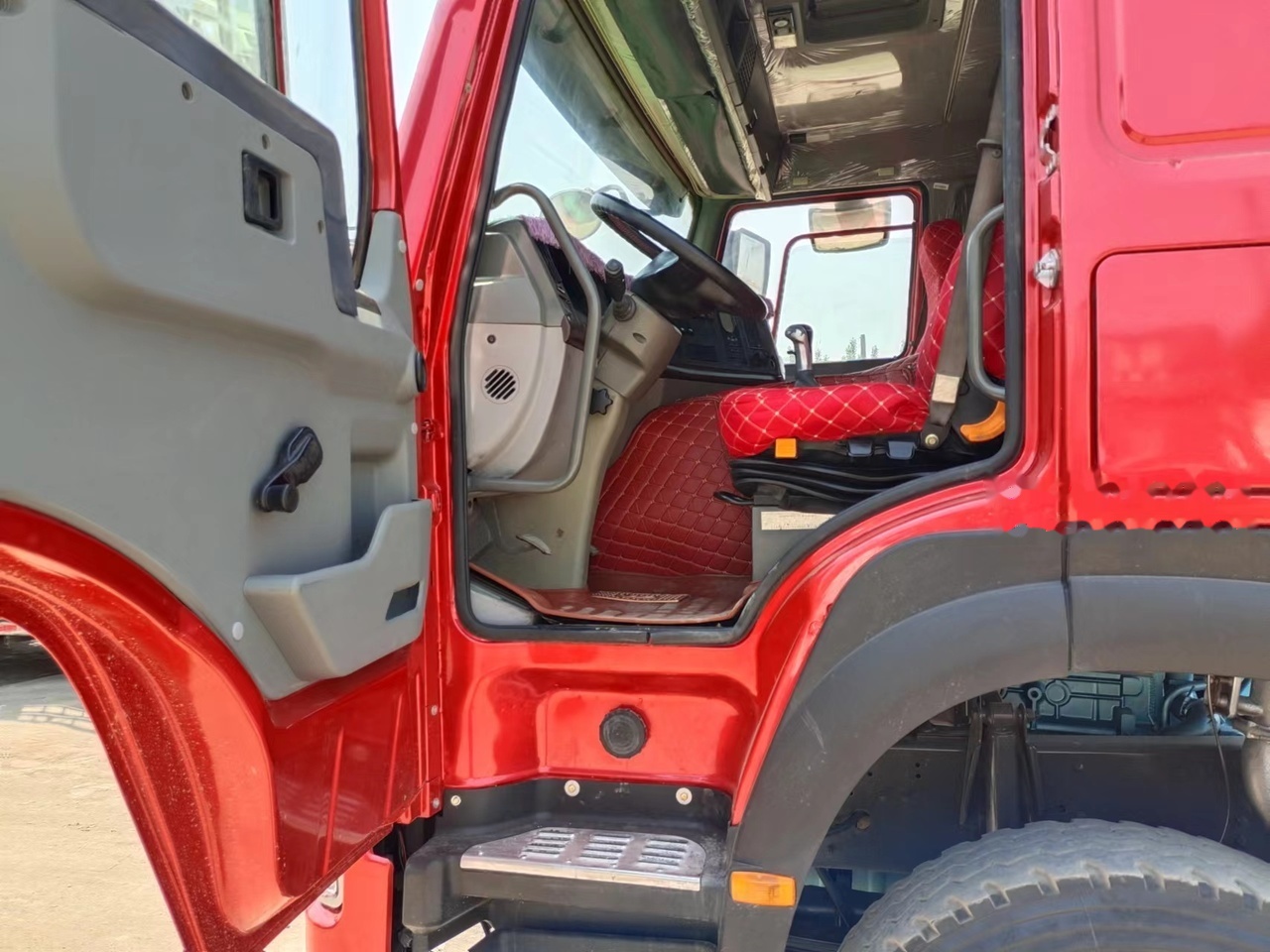 Тягач SINOTRUK Howo tractor unit 420: фото 6