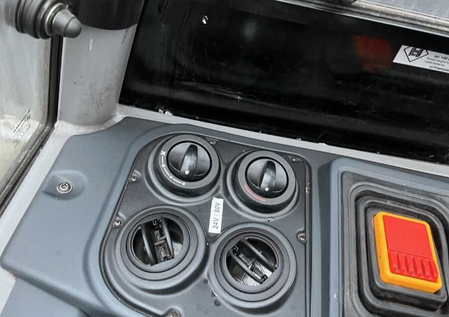 Электропогрузчик Jungheinrich EFG425k: фото 7