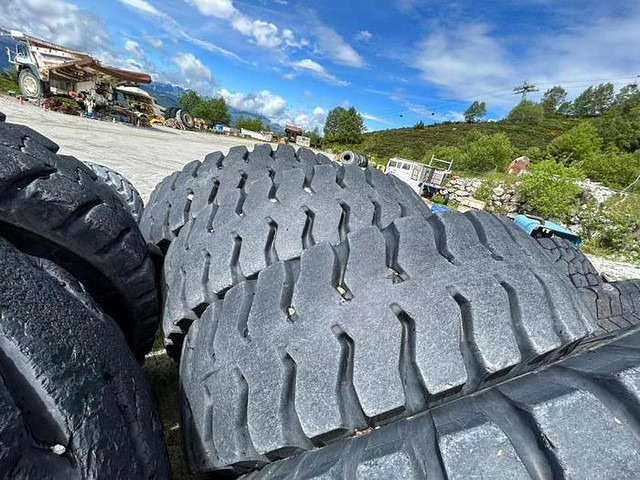 Bridgestone 30.00R51 - Шины и диски: фото 2 Bridgestone 30.00R51 - Шины и диски: фото 2