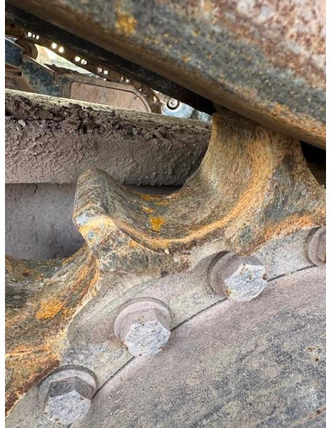 Hitachi ZX650LCH - Гусеничный экскаватор: фото 2 Hitachi ZX650LCH - Гусеничный экскаватор: фото 2