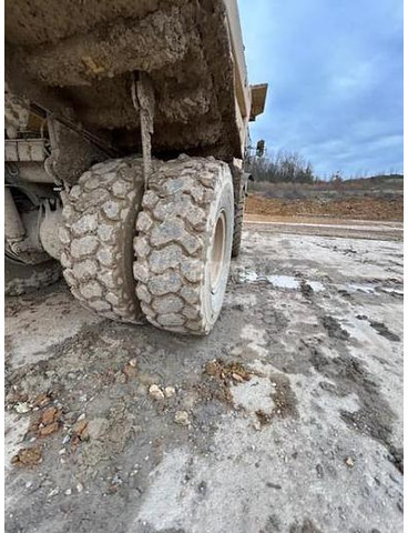 Komatsu HD605-7 - Внедорожный самосвал: фото 3 Komatsu HD605-7 - Внедорожный самосвал: фото 3
