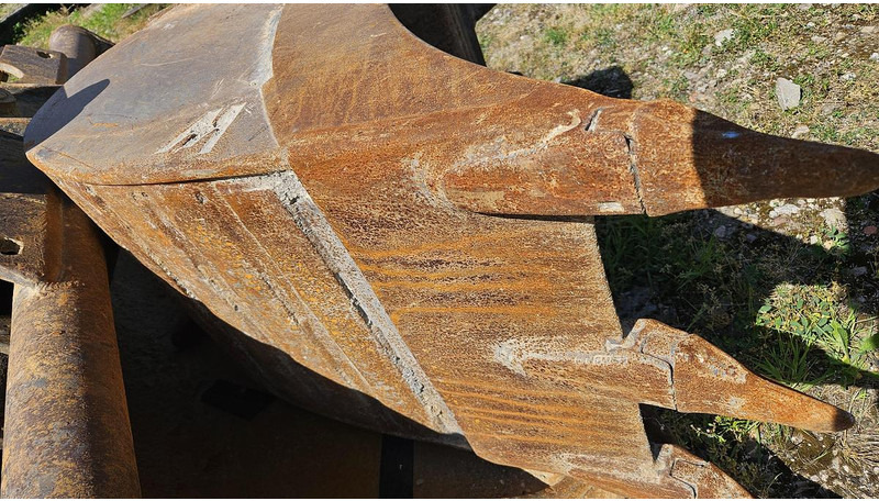 Mecalac 12MXT - Ковш: фото 4 Mecalac 12MXT - Ковш: фото 4