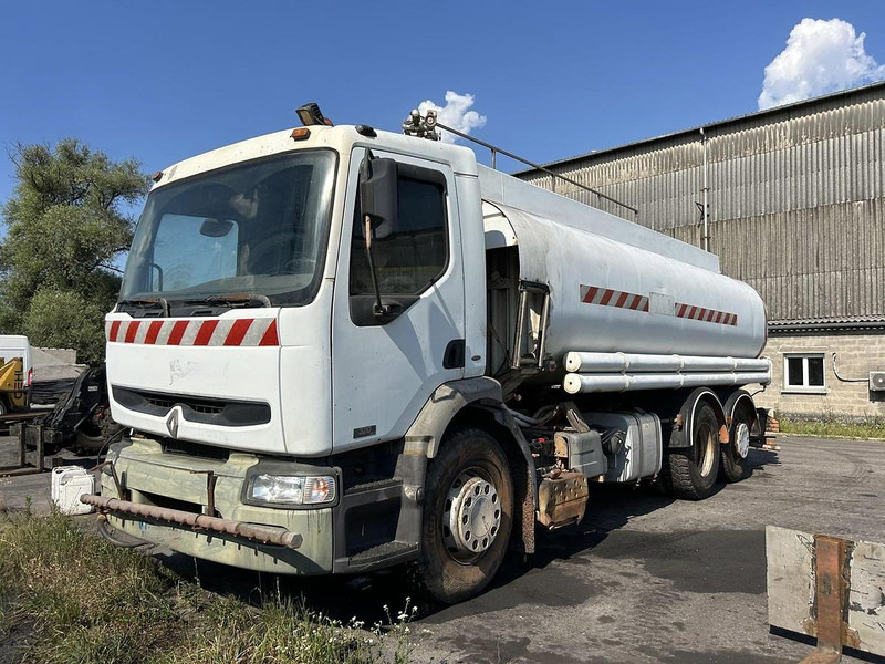 Renault 320 - Грузовик-цистерна: фото 1 Renault 320 - Грузовик-цистерна: фото 1