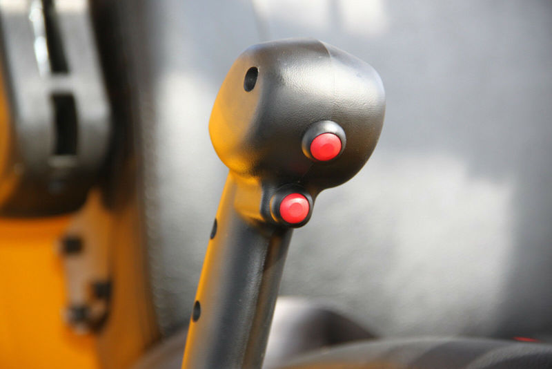 Новый Телескопический фронтальный погрузчик Eurotrac T 13 Teleskop Radlader Hoflader: фото 13 Новый Телескопический фронтальный погрузчик Eurotrac T 13 Teleskop Radlader Hoflader: фото 13