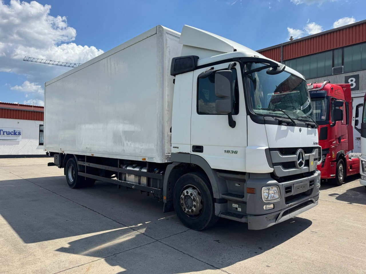 Mercedes-Benz ACTROS 1836*KOFFER*LBW 1,5 T*KLIMA*/ORG KM * - Грузовик с закрытым кузовом: фото 3 Mercedes-Benz ACTROS 1836*KOFFER*LBW 1,5 T*KLIMA*/ORG KM * - Грузовик с закрытым кузовом: фото 3