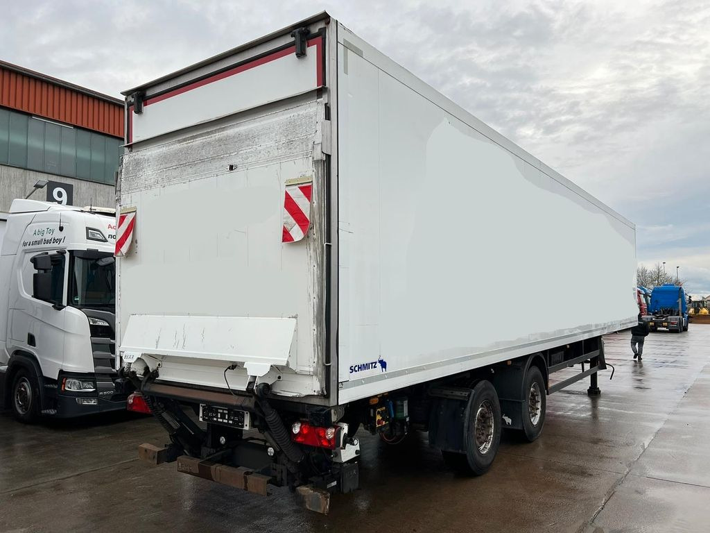 Schmitz Cargobull SKO24 * 2 ACHS * KOFFER * LIFT/LENKACHSE *LBW 2T - Полуприцеп-фургон: фото 4 Schmitz Cargobull SKO24 * 2 ACHS * KOFFER * LIFT/LENKACHSE *LBW 2T - Полуприцеп-фургон: фото 4